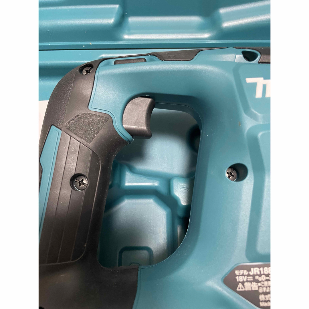 Makita(マキタ)のマキタ レシプロソー充電式18V JR188Dケース付 スポーツ/アウトドアの自転車(工具/メンテナンス)の商品写真