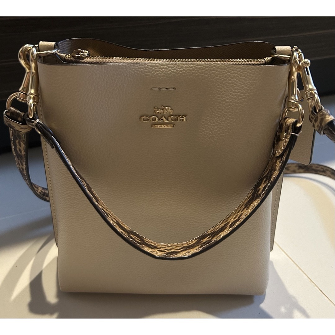 COACH(コーチ)のCOACHショルダーバッグ  バケット レディースのバッグ(ショルダーバッグ)の商品写真