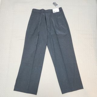 ユニクロ(UNIQLO)の【新品】タックワイドパンツ Gray XL(カジュアルパンツ)