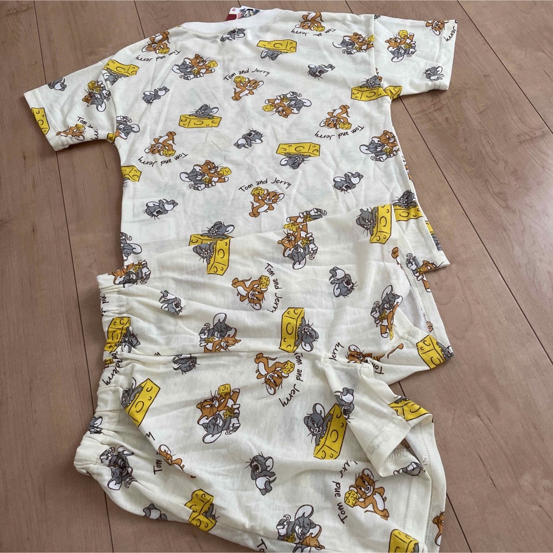 110cm トムとジェリー　半袖パジャマ　新品未使用☆ キッズ/ベビー/マタニティのキッズ服男の子用(90cm~)(パジャマ)の商品写真