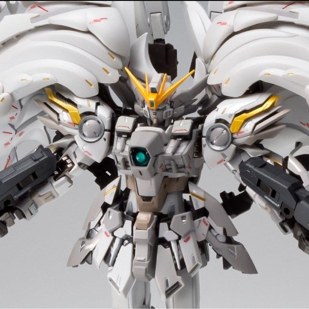 BANDAI(バンダイ)の【新品未開封】ウイングガンダムスノーホワイトプレリュード 15周年特別販売 エンタメ/ホビーのおもちゃ/ぬいぐるみ(模型/プラモデル)の商品写真