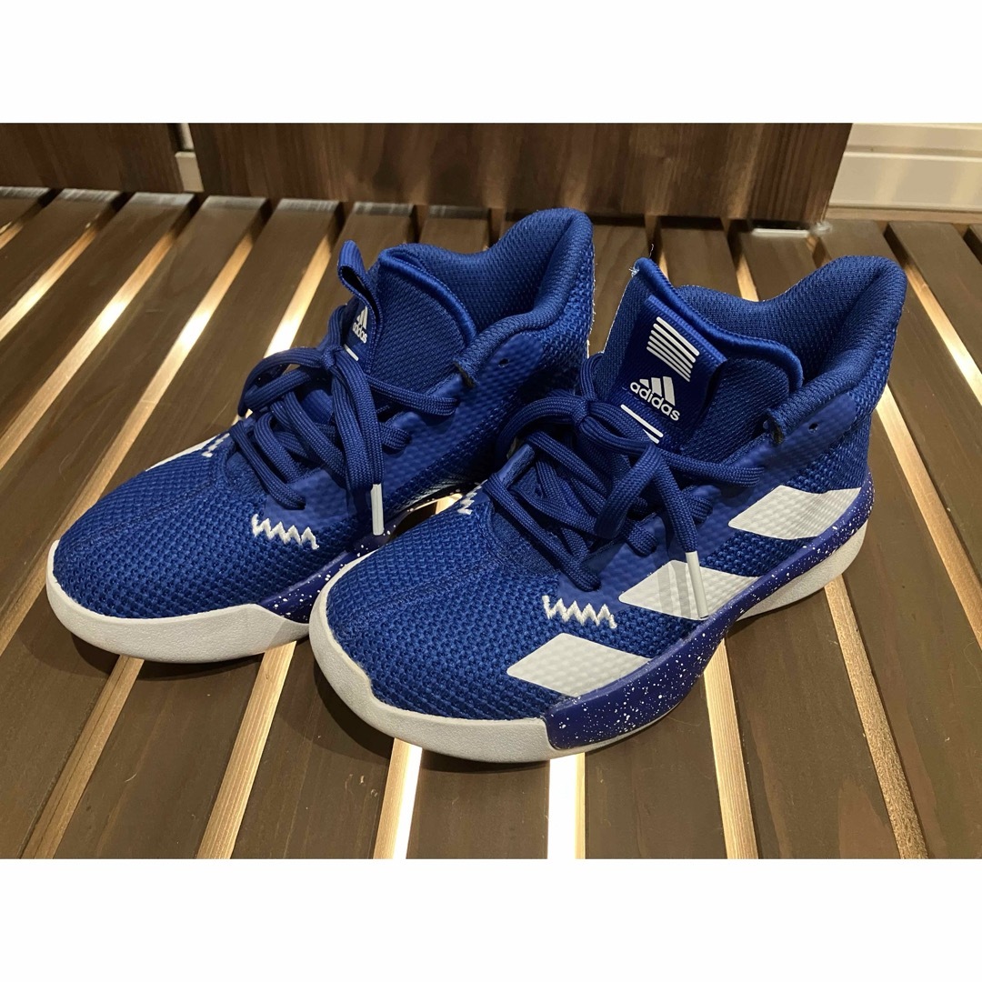 adidas ハイカットスニーカー キッズ/ベビー/マタニティのキッズ靴/シューズ(15cm~)(スニーカー)の商品写真