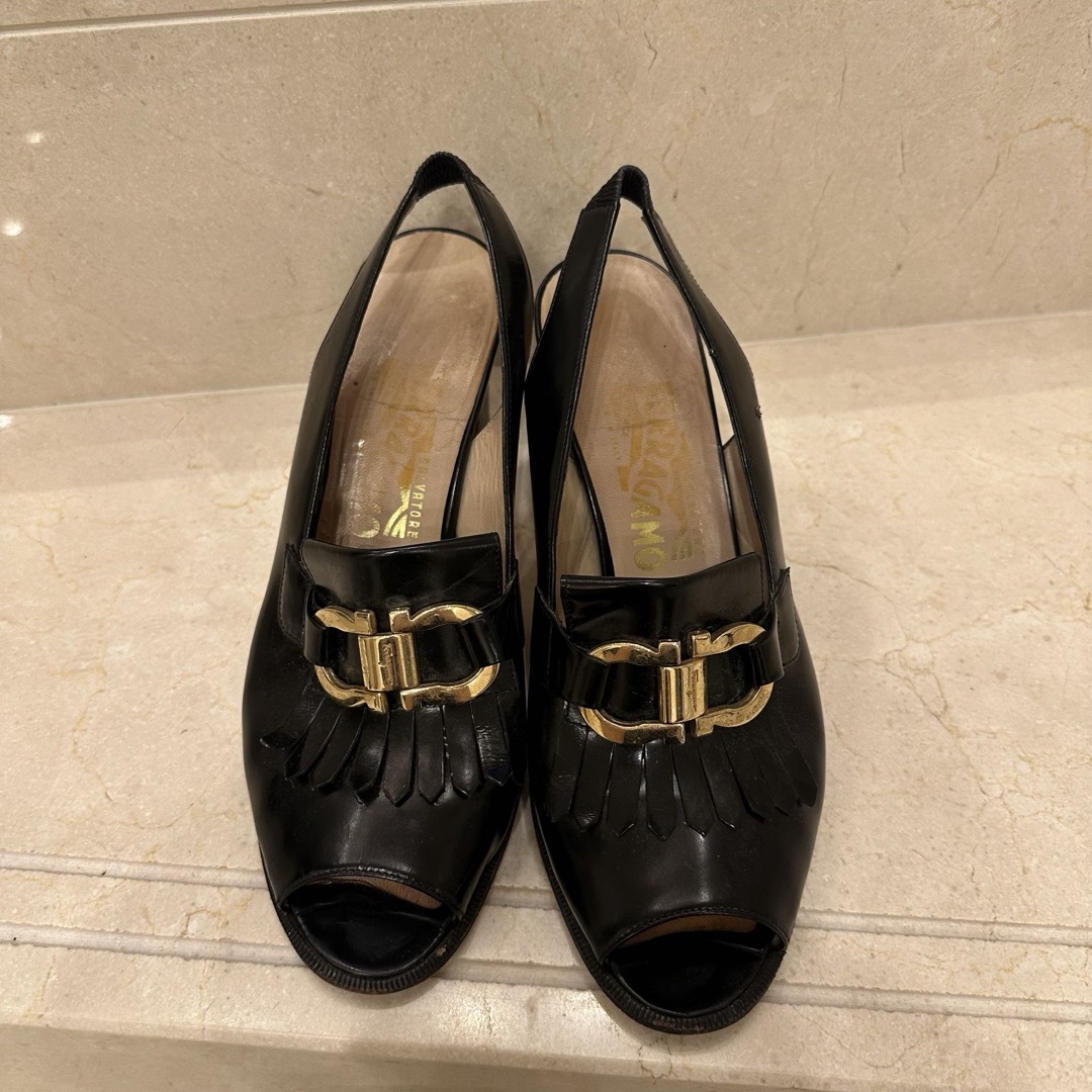 Salvatore Ferragamo(サルヴァトーレフェラガモ)のフェラガモ レディースの靴/シューズ(サンダル)の商品写真