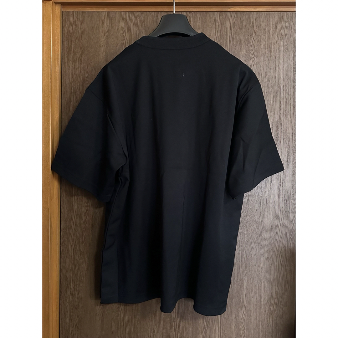 sacai(サカイ)の23AW新品3 sacai サカイ メンズ S ロゴ パッチ Tシャツ ブラック メンズのトップス(Tシャツ/カットソー(半袖/袖なし))の商品写真