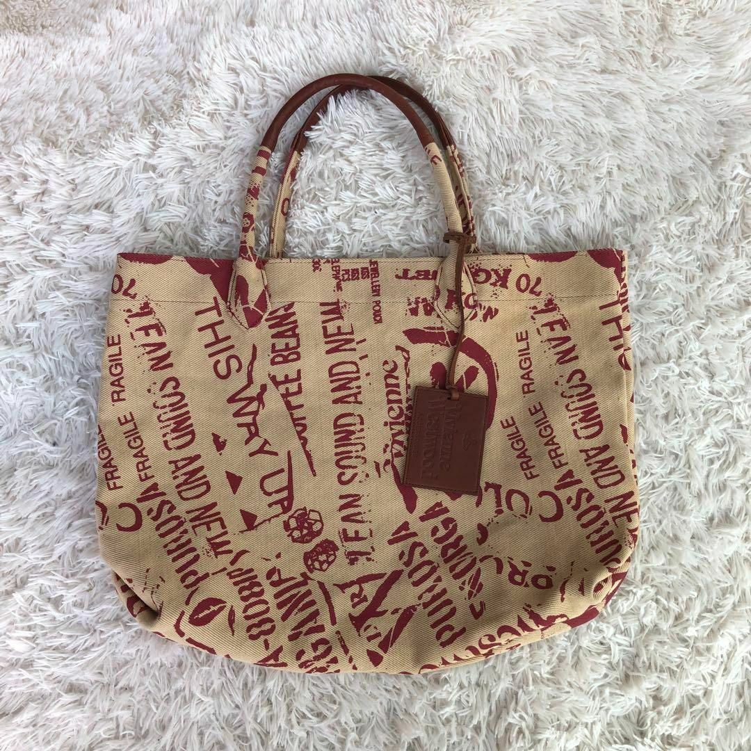 Vivienne Westwood(ヴィヴィアンウエストウッド)のヴィヴィアンウエストウッド　総柄キャンバストートバッグFRAGILE レディースのバッグ(トートバッグ)の商品写真