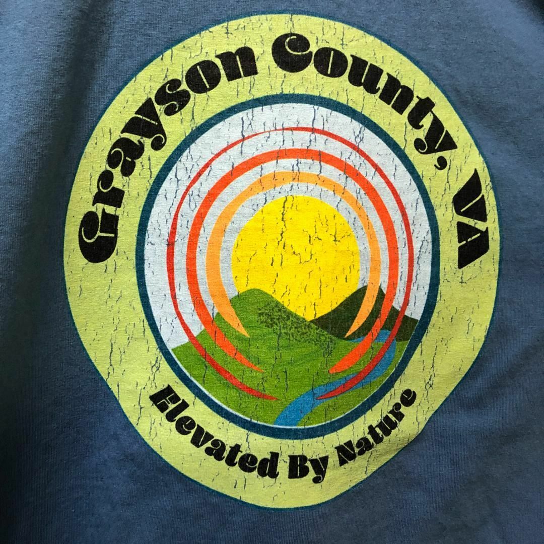 Hanes(ヘインズ)のGrayson County VA 山脈 太陽 オーバー Tシャツ メンズのトップス(Tシャツ/カットソー(半袖/袖なし))の商品写真