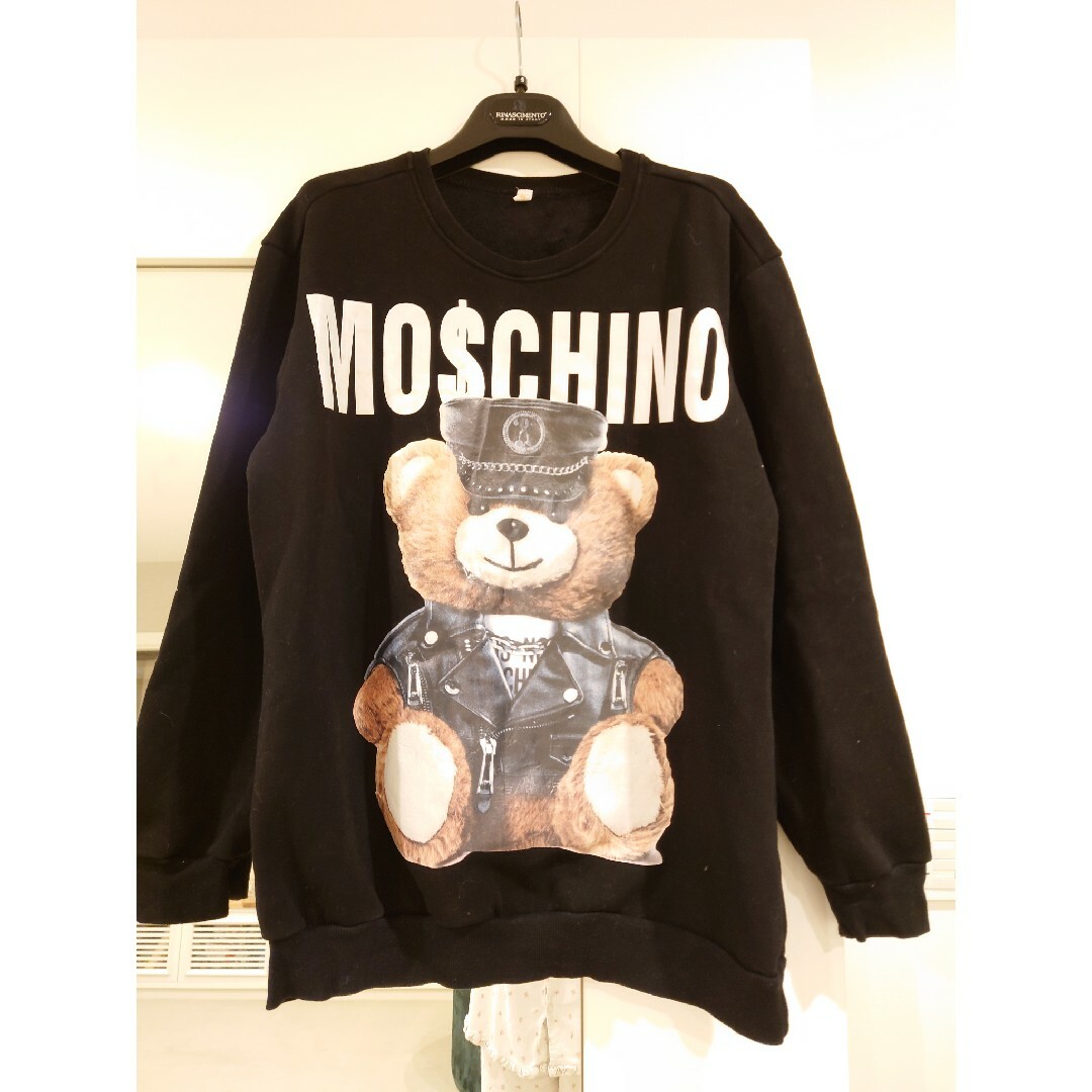 MOSCHINO　黒トレーナー　長袖　Мサイズ レディースのトップス(トレーナー/スウェット)の商品写真