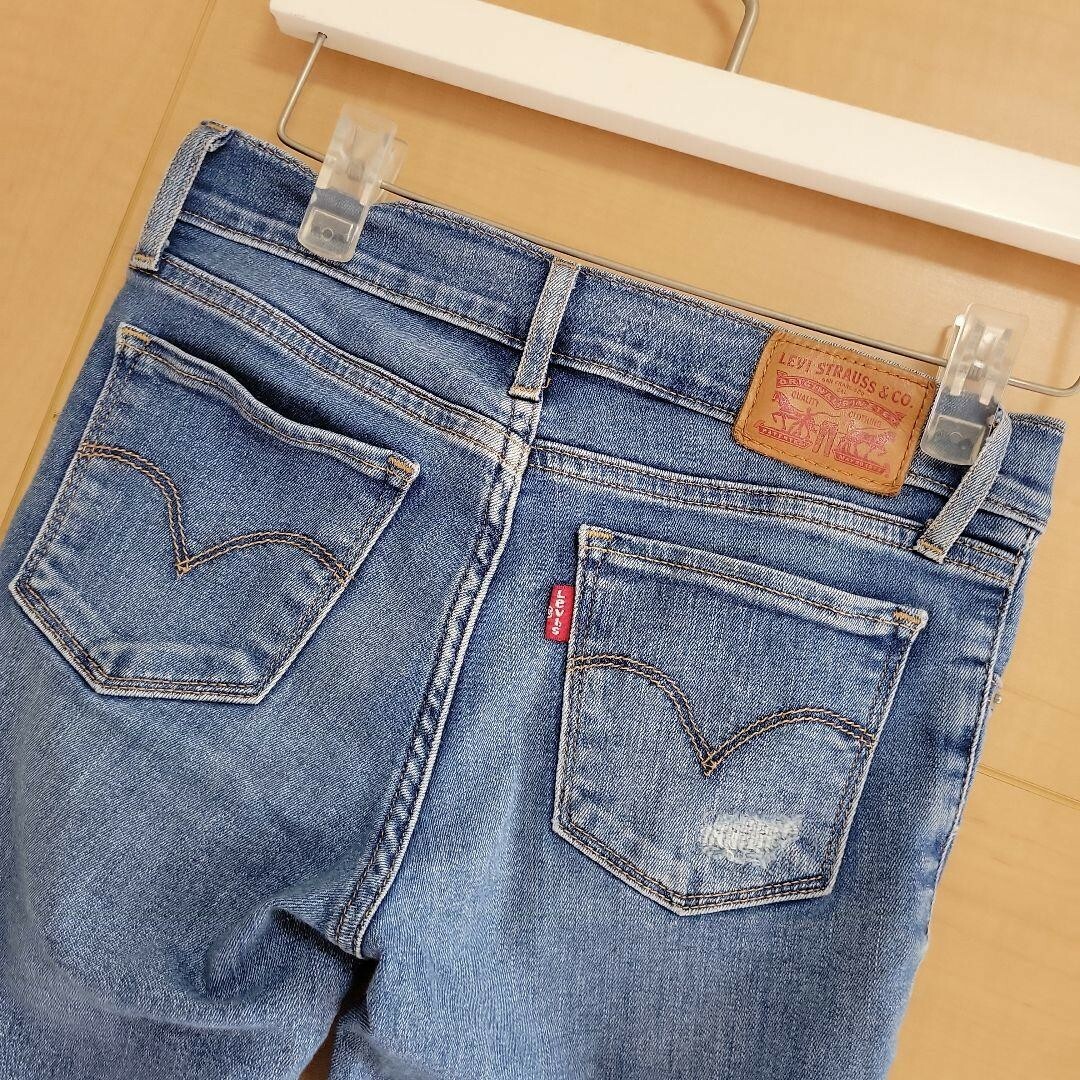 Levi's(リーバイス)の♥️手洗い可♥️【Levi's】24 711 SKINNY ブルー ダメージ加工 レディースのパンツ(デニム/ジーンズ)の商品写真