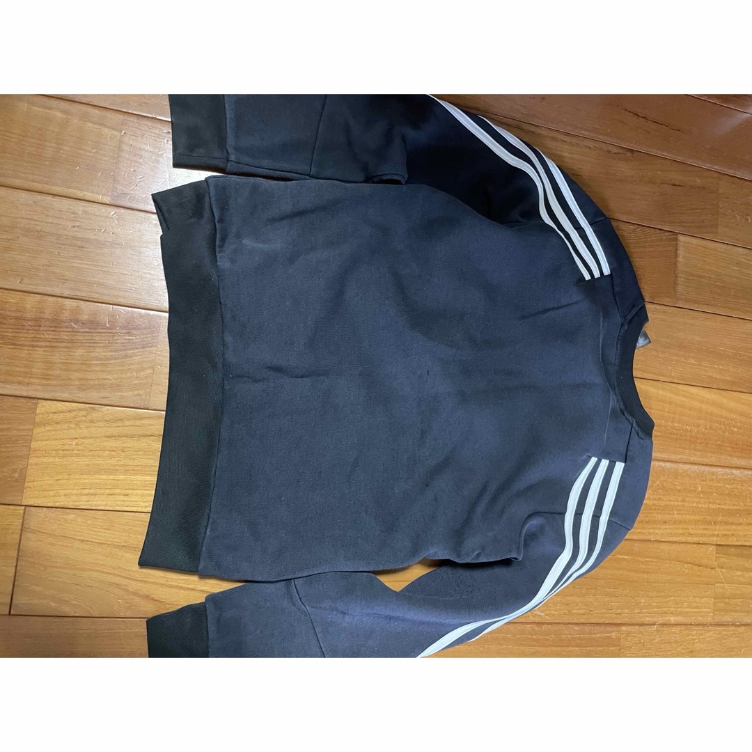 adidas(アディダス)のアディダスキッズトレーナー中古品140. キッズ/ベビー/マタニティのキッズ服男の子用(90cm~)(Tシャツ/カットソー)の商品写真