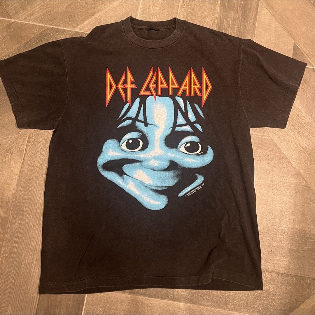 Def Leppard デフレパードバンドTシャツ/バンT/USED/古着 メンズのトップス(Tシャツ/カットソー(半袖/袖なし))の商品写真