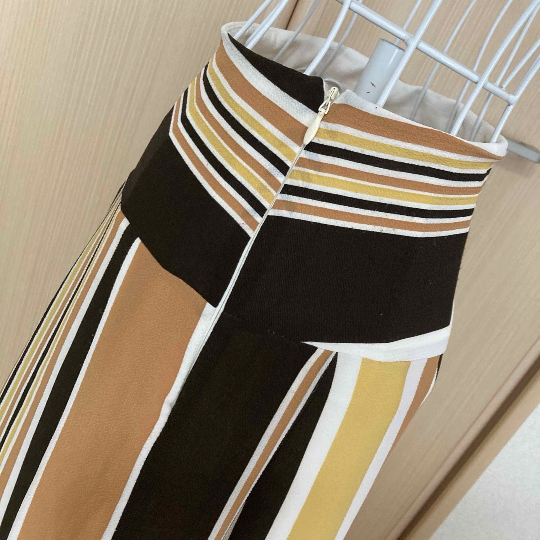 インポート　レトロ調ストライプ　フレアスカート レディースのスカート(ひざ丈スカート)の商品写真