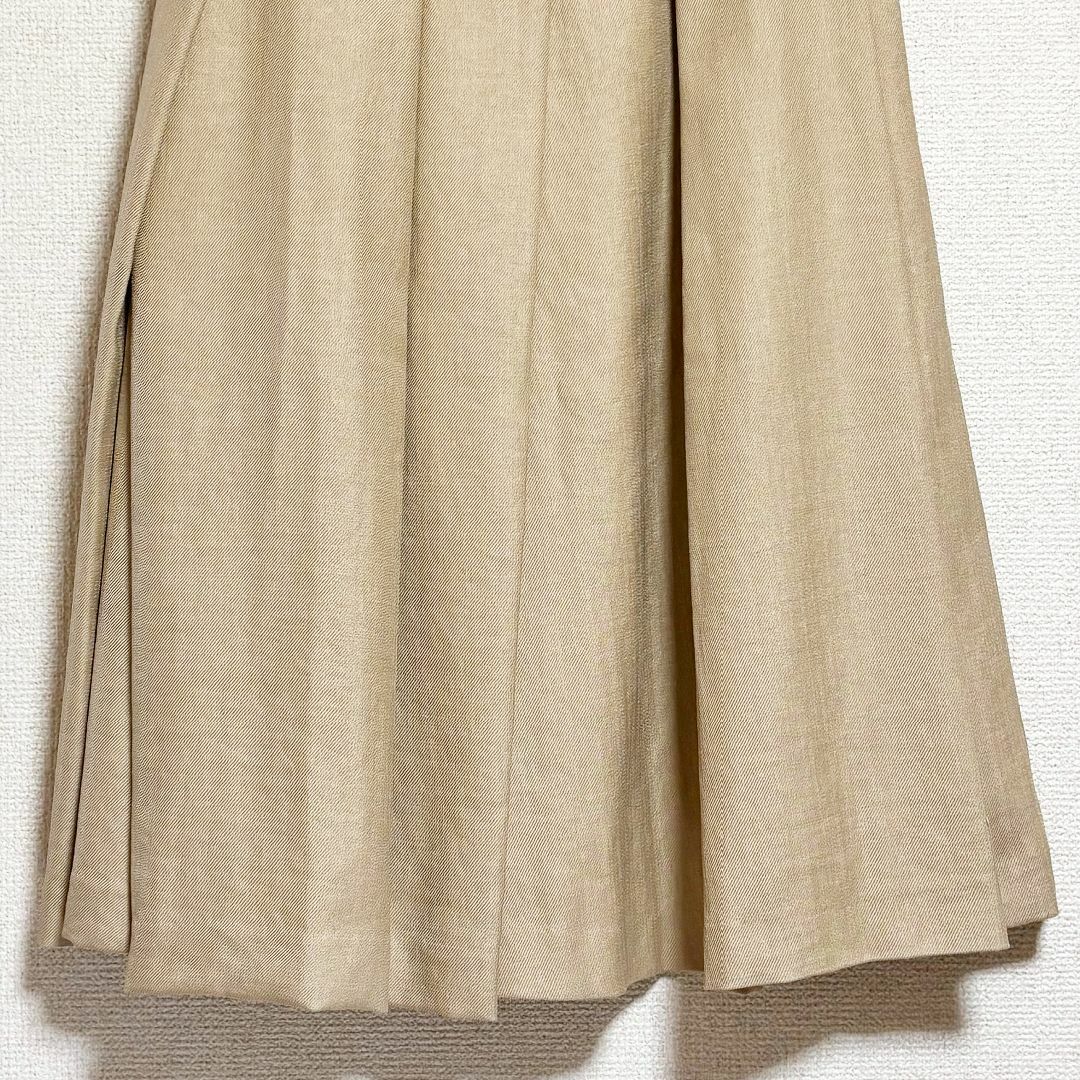 UNITED ARROWS(ユナイテッドアローズ)のUNITED ARROWS　スカート　ベージュ　ボックスプリーツ　膝丈 レディースのスカート(ひざ丈スカート)の商品写真