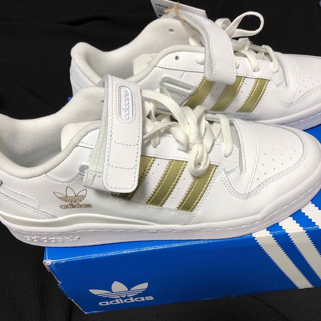 adidas(アディダス)のadidas アディダス　FORUM low w スニーカー　白　ホワイト メンズの靴/シューズ(スニーカー)の商品写真