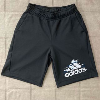 adidas ハーフパンツ　140