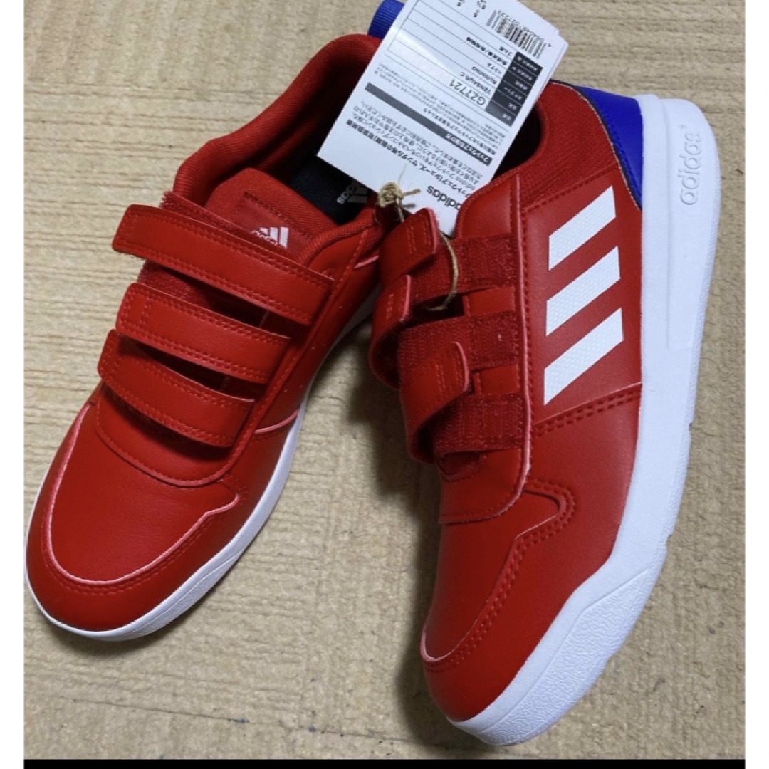 adidas(アディダス)のアディダス　スニーカー24 キッズ/ベビー/マタニティのキッズ靴/シューズ(15cm~)(スニーカー)の商品写真