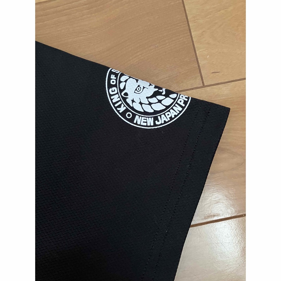 新日本プロレス　NJPW 公認　吸水速乾　半袖シャツ　ブラック　L 完売 メンズのトップス(Tシャツ/カットソー(半袖/袖なし))の商品写真
