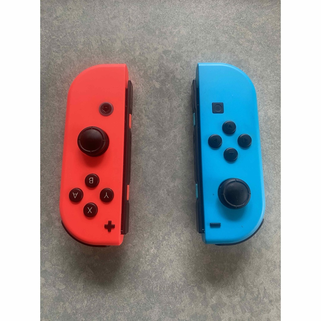 Nintendo Switch JOY-CON(L) ネオンブルー/(R) ネオ エンタメ/ホビーのゲームソフト/ゲーム機本体(家庭用ゲーム機本体)の商品写真