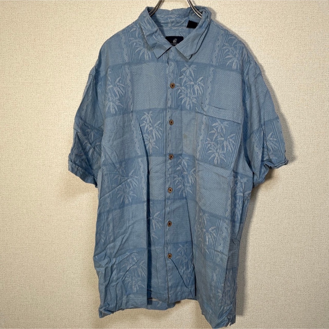 【アロハシャツ】半袖柄シャツシルク　ブルー　ココナッツボタンバンブー竹47 メンズのトップス(シャツ)の商品写真