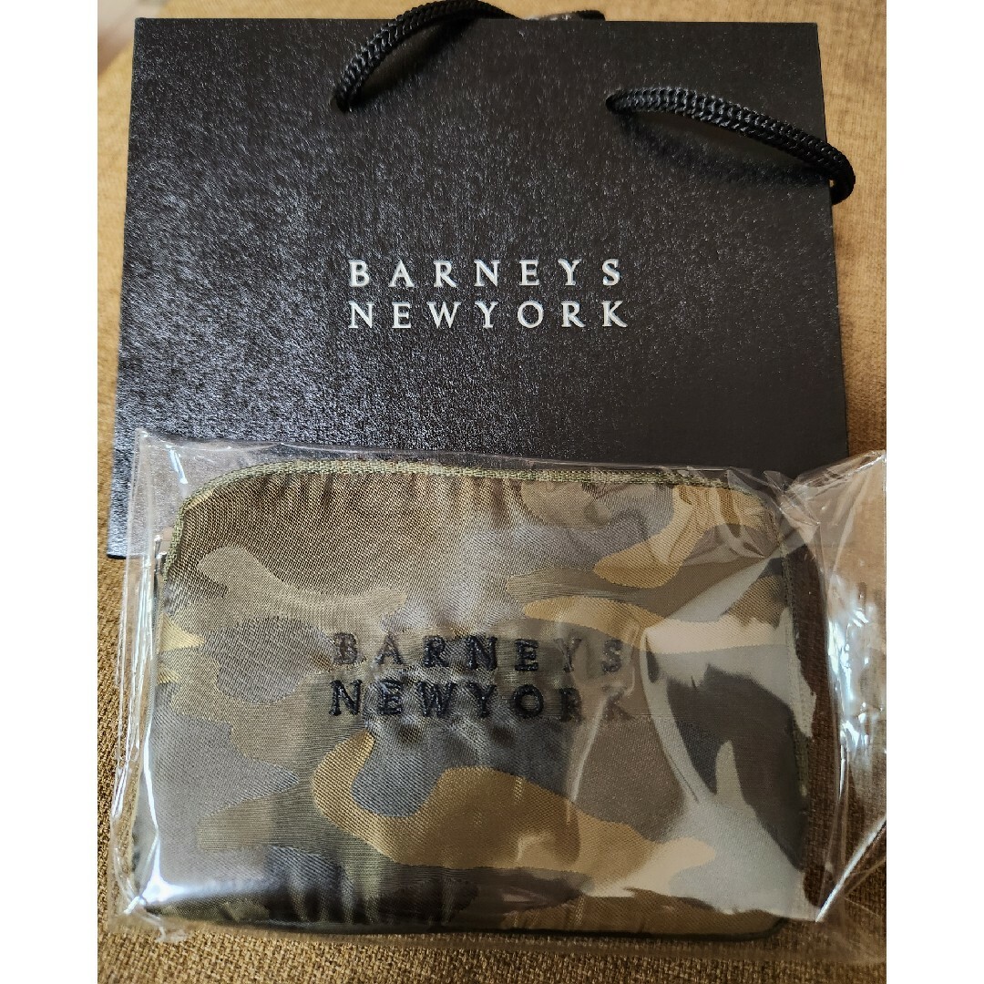 BARNEYS NEW YORK(バーニーズニューヨーク)の2024  バーニーズニューヨーク　ミニポーチ&チョコレート ハンドメイドのファッション小物(ポーチ)の商品写真