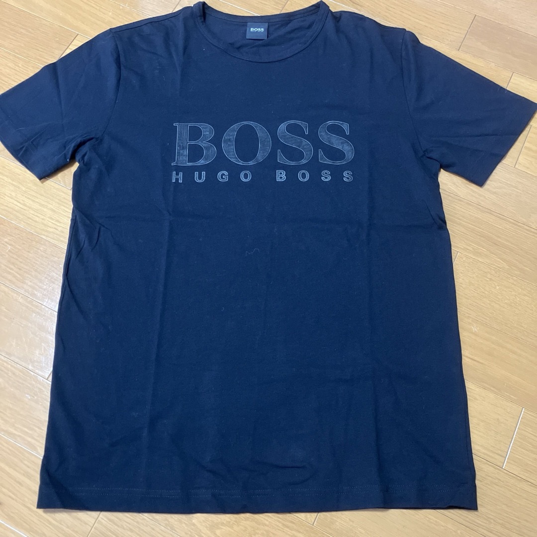 HUGO BOSS(ヒューゴボス)の【HUGO BOSS】ゴールドカラーロゴ コットンTシャツ メンズのトップス(Tシャツ/カットソー(半袖/袖なし))の商品写真