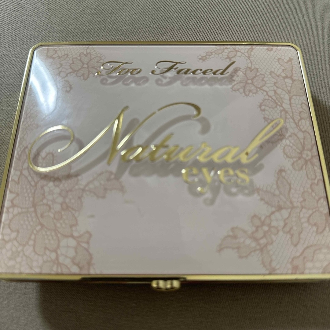 Too Faced(トゥフェイス)のToo Faced ナチュラル アイズ ニュートラル アイシャドウ パレット コスメ/美容のベースメイク/化粧品(アイシャドウ)の商品写真