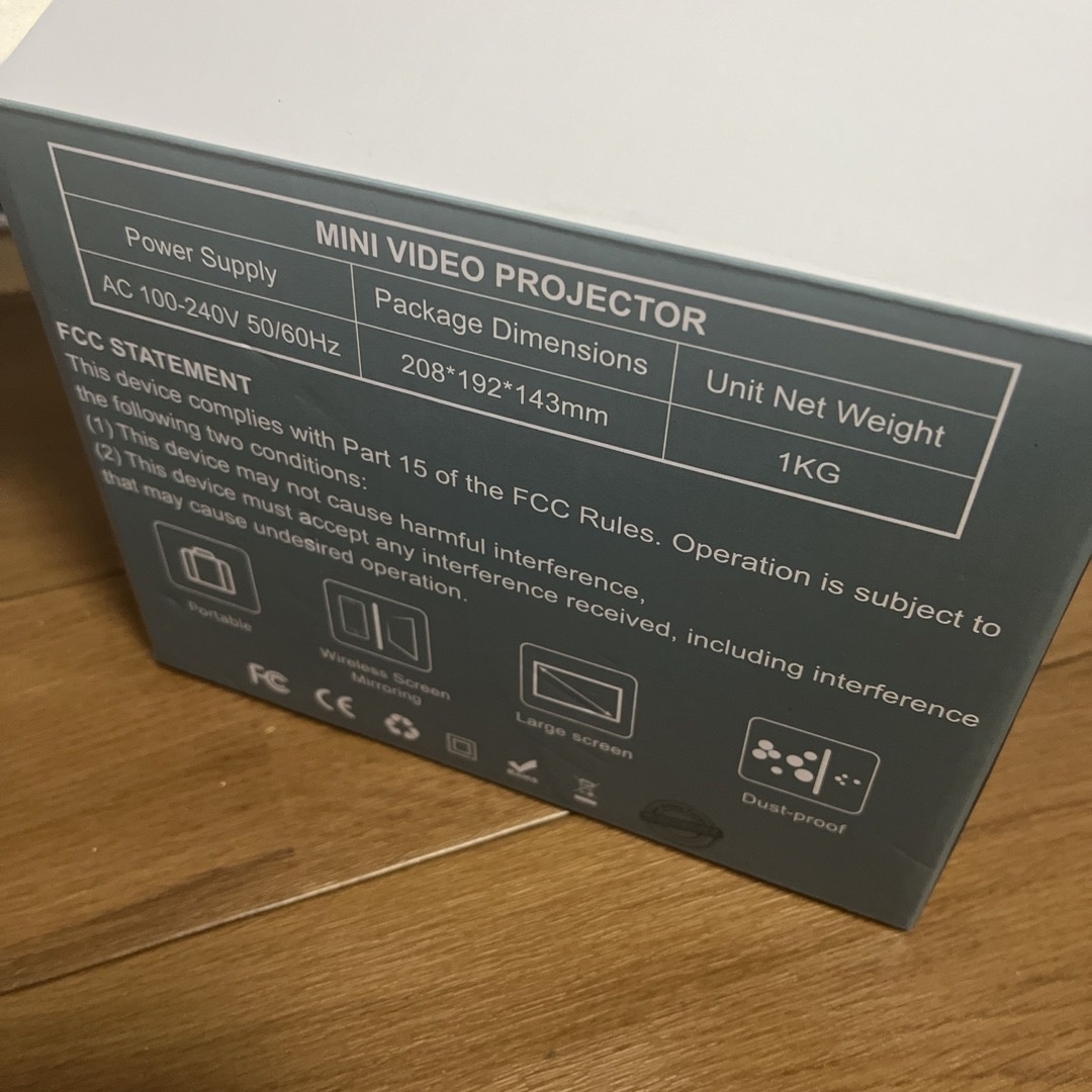 プロジェクター　MINI VIDEO PROJECTOR スマホ/家電/カメラのテレビ/映像機器(プロジェクター)の商品写真