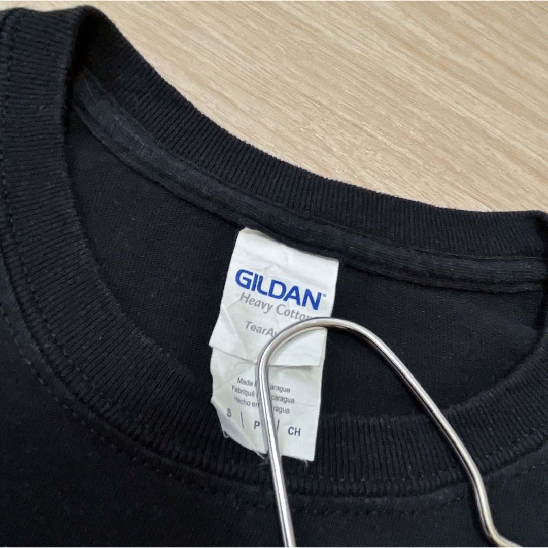 GILDAN(ギルタン)のUSA古着　GILDAN　Tシャツ　S　ブラック　黒　プリント　フォト　ロゴ メンズのトップス(Tシャツ/カットソー(半袖/袖なし))の商品写真