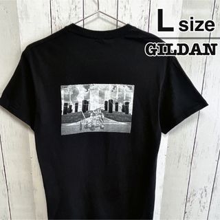 ギルタン(GILDAN)のUSA古着　GILDAN　Tシャツ　S　ブラック　黒　プリント　フォト　ロゴ(Tシャツ/カットソー(半袖/袖なし))