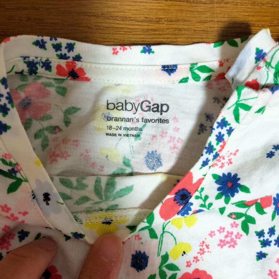 babyGAP(ベビーギャップ)のベビーギャップ　ロンパース　花柄 キッズ/ベビー/マタニティのベビー服(~85cm)(ロンパース)の商品写真