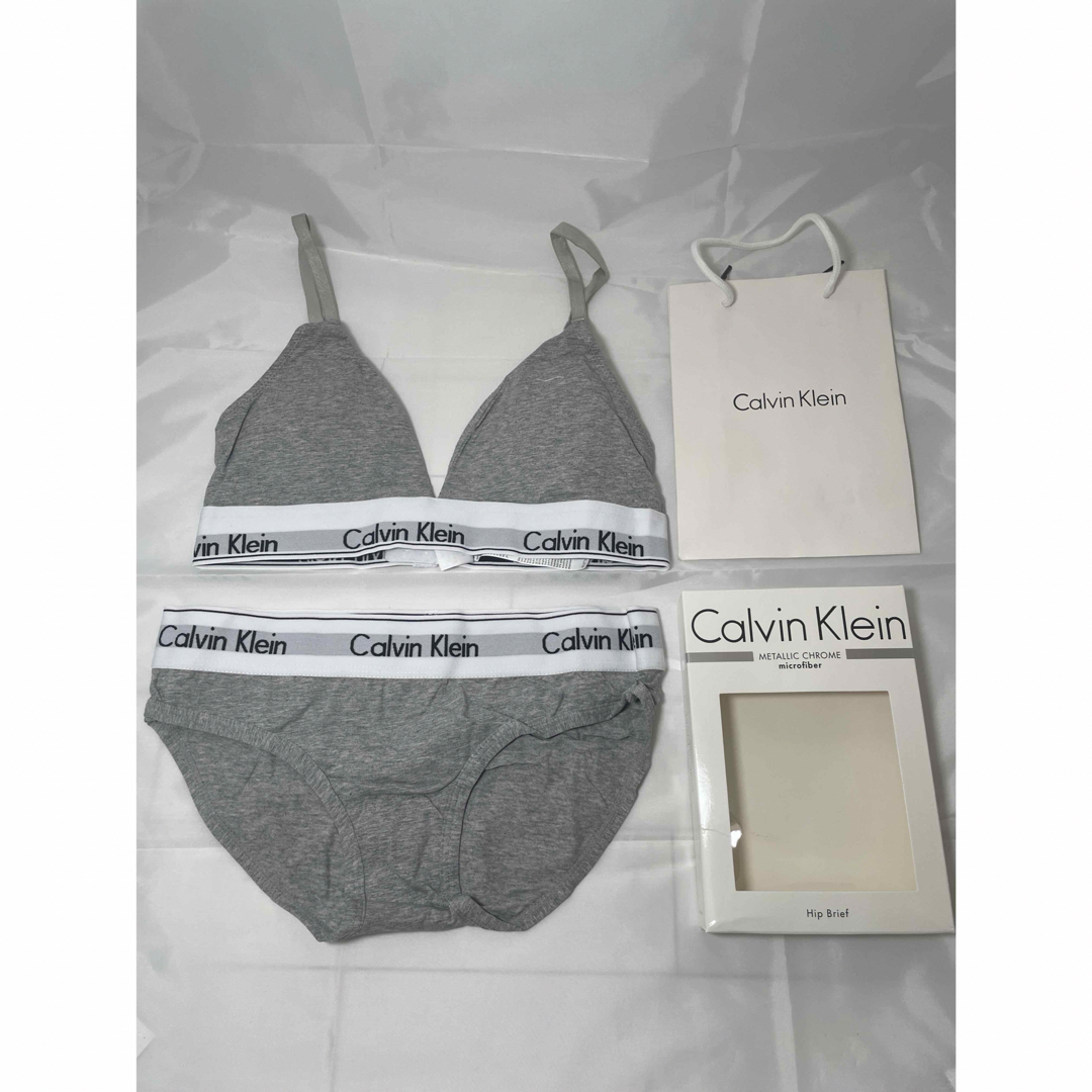 Calvin Klein(カルバンクライン)のCalvin Klein  トライアングルブラ & ショーツセット　グレー/M レディースの下着/アンダーウェア(ブラ&ショーツセット)の商品写真