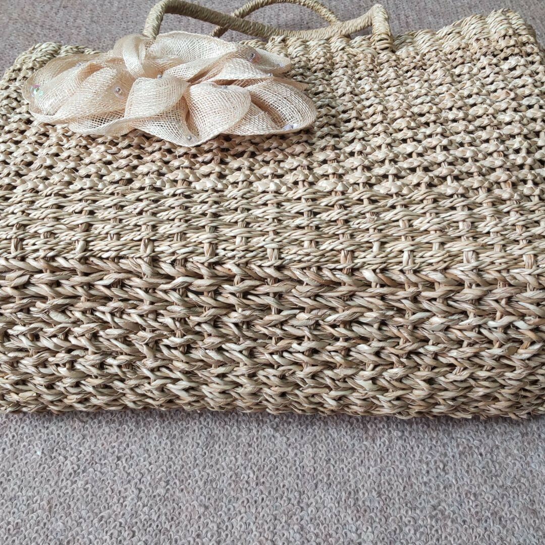 フィリピン バリクバヤン ハンディクラフト 手編み カゴバッグ お花 レディースのバッグ(かごバッグ/ストローバッグ)の商品写真