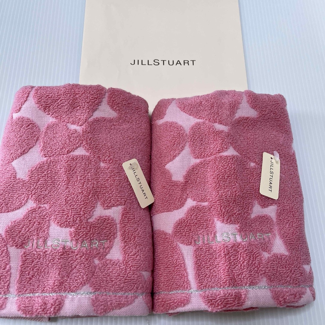 JILLSTUART(ジルスチュアート)の新品　フェイスタオル　ジルスチュアート　タオルミュージアム　ハート　タオル美術館 インテリア/住まい/日用品の日用品/生活雑貨/旅行(タオル/バス用品)の商品写真