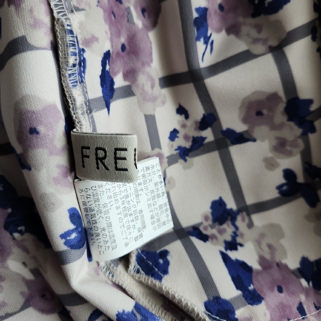 【値下げ】FREUDE スプリングコート レディースのジャケット/アウター(スプリングコート)の商品写真