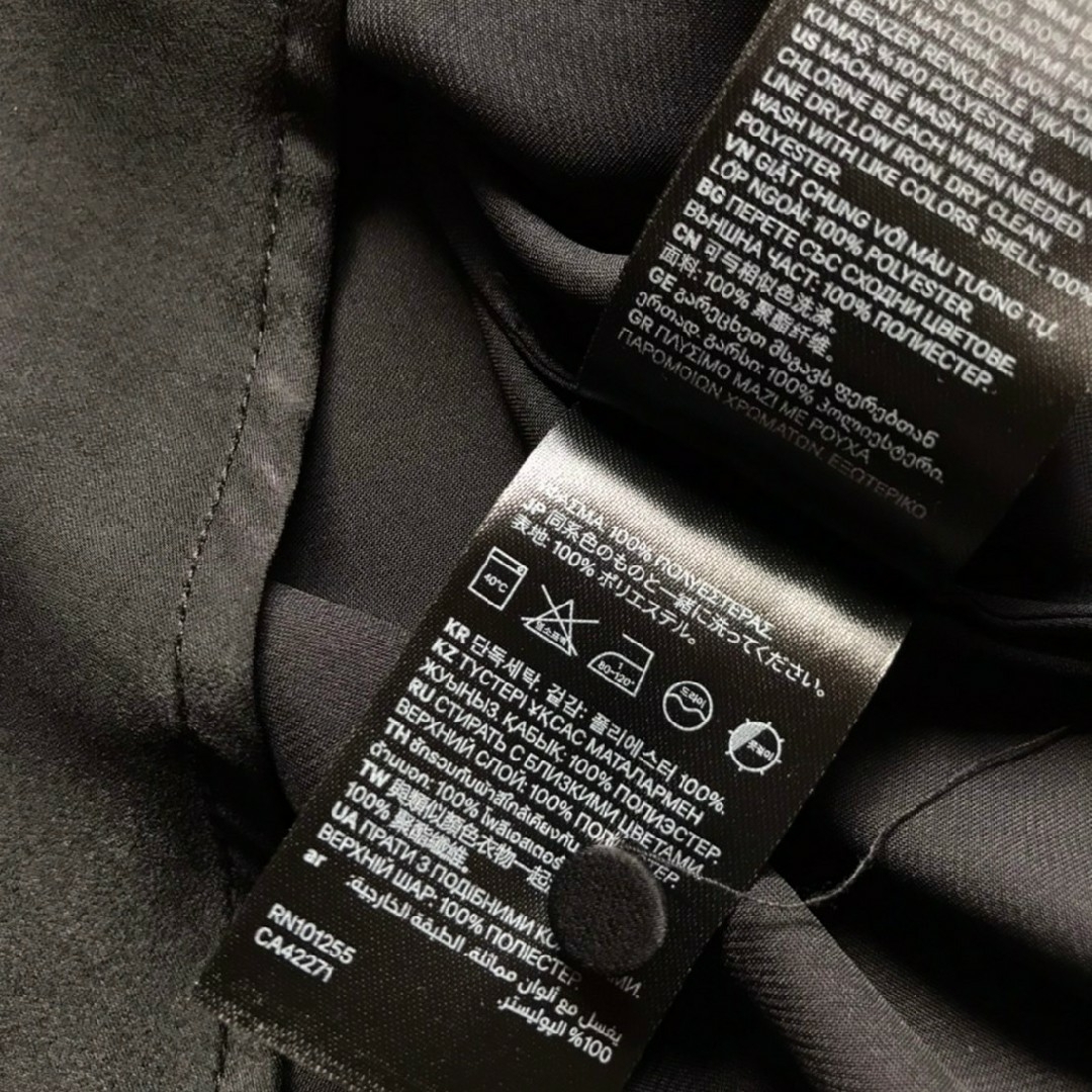 H&M(エイチアンドエム)の美品！H＆M☆モックネック×Vカット☆ラグランとろみシャツ×ブラウス レディースのトップス(シャツ/ブラウス(長袖/七分))の商品写真
