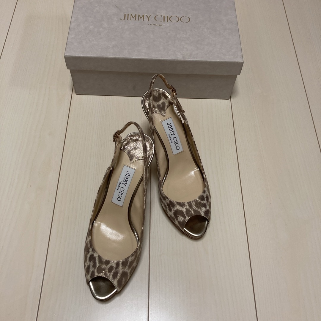 JIMMY CHOO(ジミーチュウ)のJIMMY CHOO パンプス レディースの靴/シューズ(ハイヒール/パンプス)の商品写真