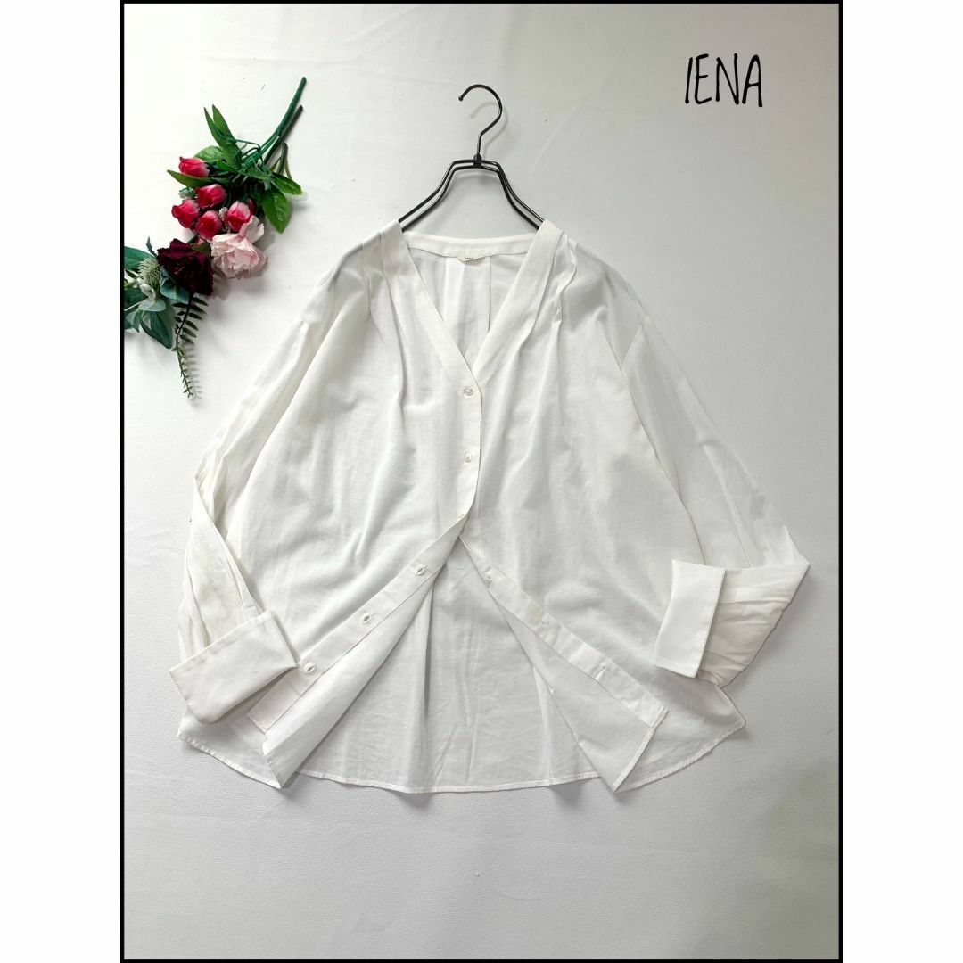 IENA(イエナ)の【美品】IENA/イエナ ノーカラーブラウス 長袖 Vネック　可愛い レディースのトップス(シャツ/ブラウス(長袖/七分))の商品写真