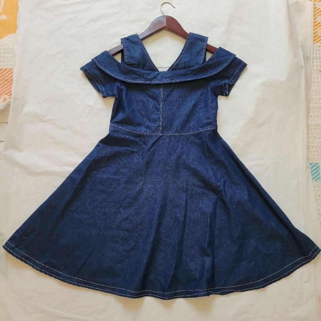 ♥️未使用♥️極美品♥️130(140) ブルー 肩あき デニムワンピース キッズ/ベビー/マタニティのキッズ服女の子用(90cm~)(ワンピース)の商品写真