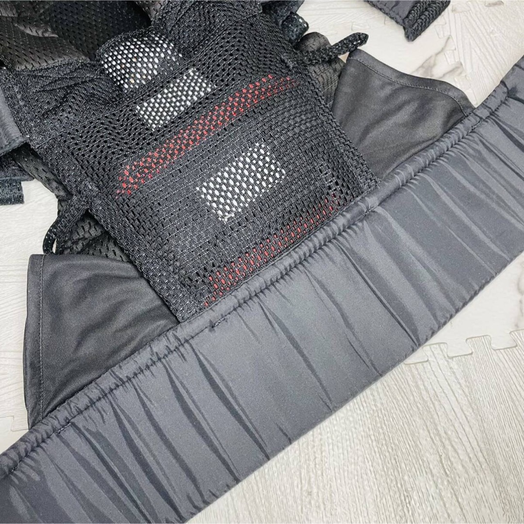 BABYBJORN(ベビービョルン)の使用１ヶ月 極美品 ベビービョルン ワンカイエアー 付属品完備 抱っこ紐 送料込 キッズ/ベビー/マタニティの外出/移動用品(抱っこひも/おんぶひも)の商品写真