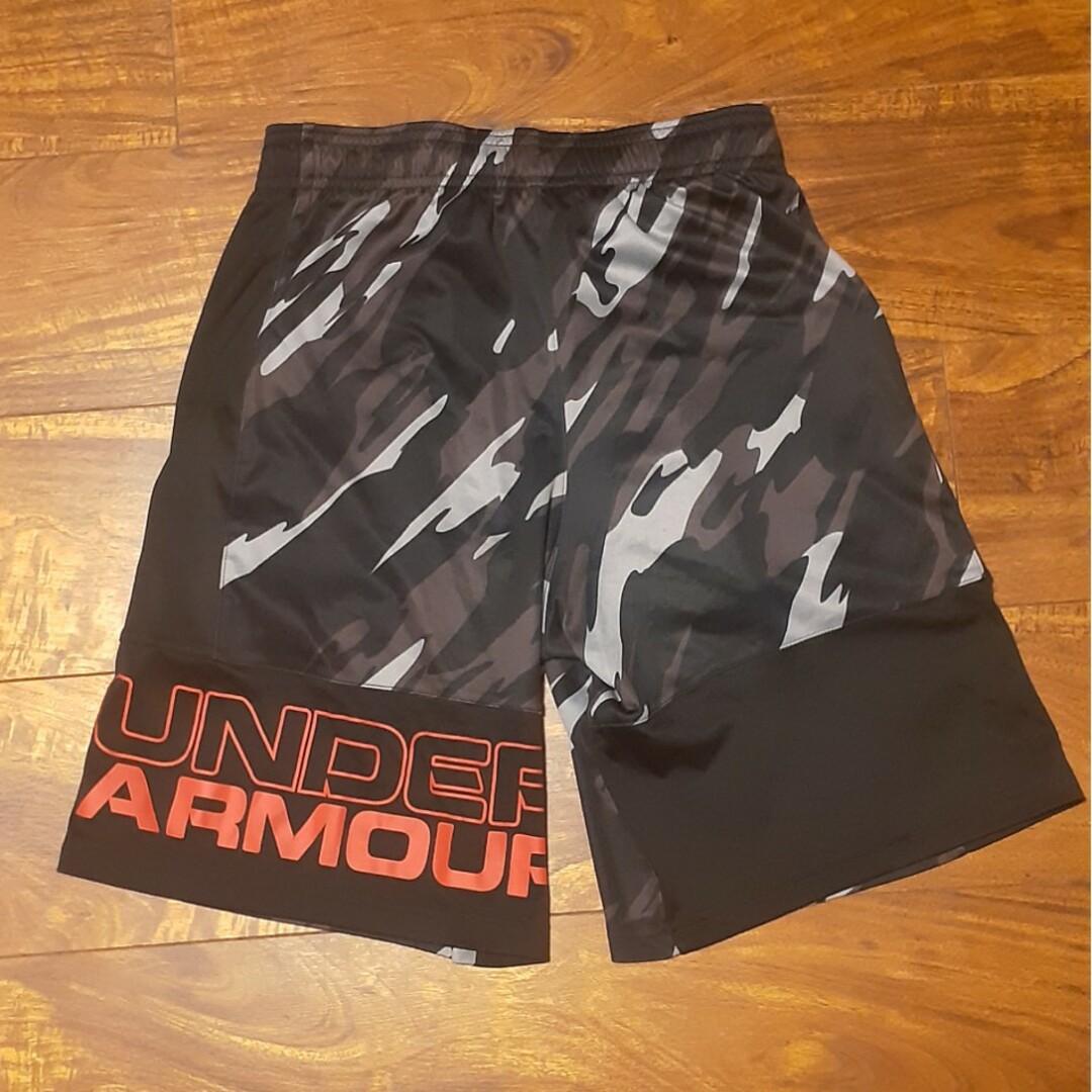 UNDER ARMOUR(アンダーアーマー)のUNDER ARMOUR ハーフパンツ キッズ ジャージパンツ キッズ/ベビー/マタニティのキッズ服男の子用(90cm~)(パンツ/スパッツ)の商品写真