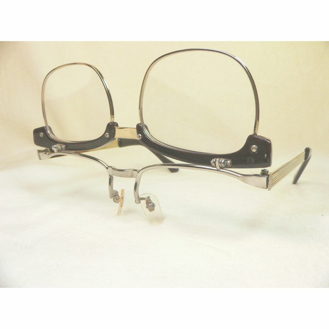 ノーブランド 単式跳ね上げ 眼鏡 フレーム ちょっと難アリ メンズのファッション小物(サングラス/メガネ)の商品写真