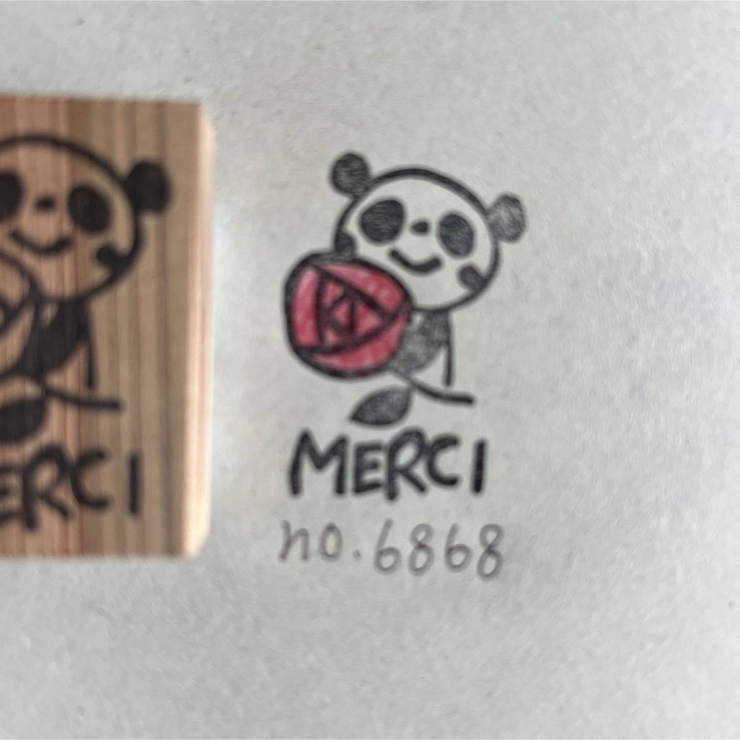 スタンプ　No. 6868merci バラを持ったパンダ ハンドメイドの文具/ステーショナリー(はんこ)の商品写真