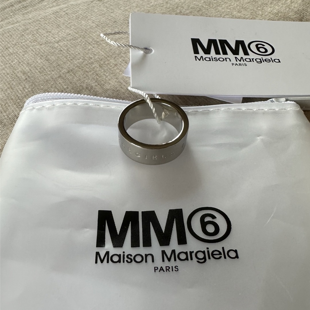 Maison Martin Margiela(マルタンマルジェラ)の3新品 メゾン マルジェラ MM6 ブランドロゴ リング 指輪 アクセサリー レディースのアクセサリー(リング(指輪))の商品写真