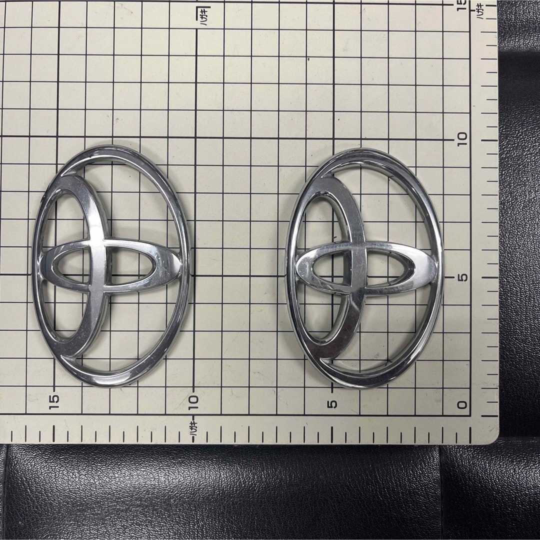 トヨタ(トヨタ)のトヨタ 18 クラウン ゼロクラ エンブレム ロイヤル アスリート 180 自動車/バイクの自動車(車外アクセサリ)の商品写真