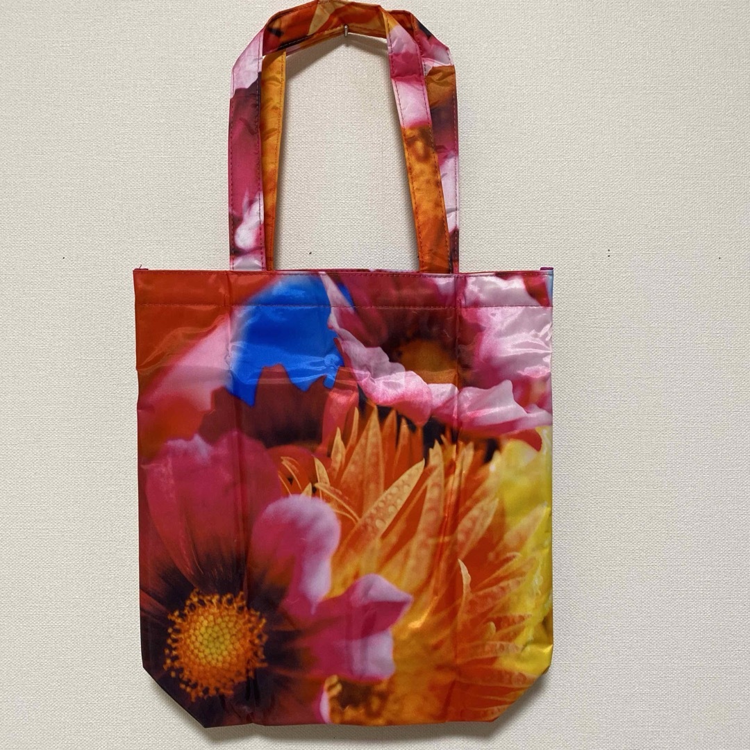 新品・未使用　mika ninagawa 蜷川実花 花柄　トートバッグ レディースのバッグ(トートバッグ)の商品写真