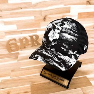 ニューエラー(NEW ERA)の【ニューエラ】モノトーン ボタニカル メッシュキャップ アロハ ヤシの木 黒×白(キャップ)