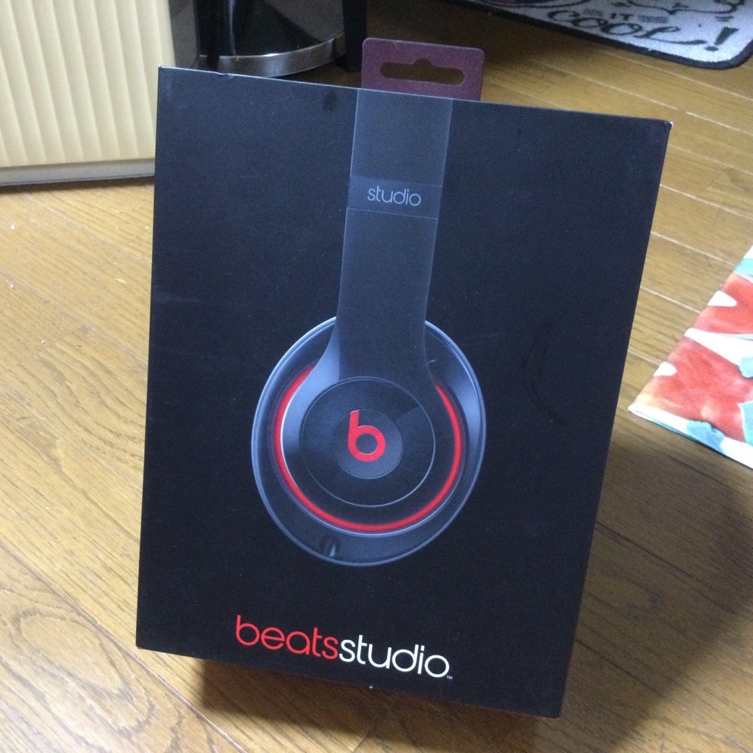 Beats by Dr Dre(ビーツバイドクタードレ)の美品 Beats by Dr.Dre Studio V2密閉型ヘッドホン スマホ/家電/カメラのオーディオ機器(ヘッドフォン/イヤフォン)の商品写真