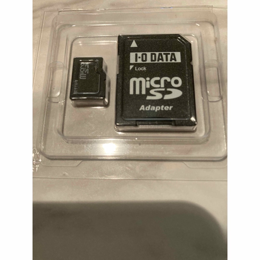 IODATA(アイオーデータ)のmicroSDカード　2GB SDカード変換アダプター　プラケース スマホ/家電/カメラのPC/タブレット(その他)の商品写真