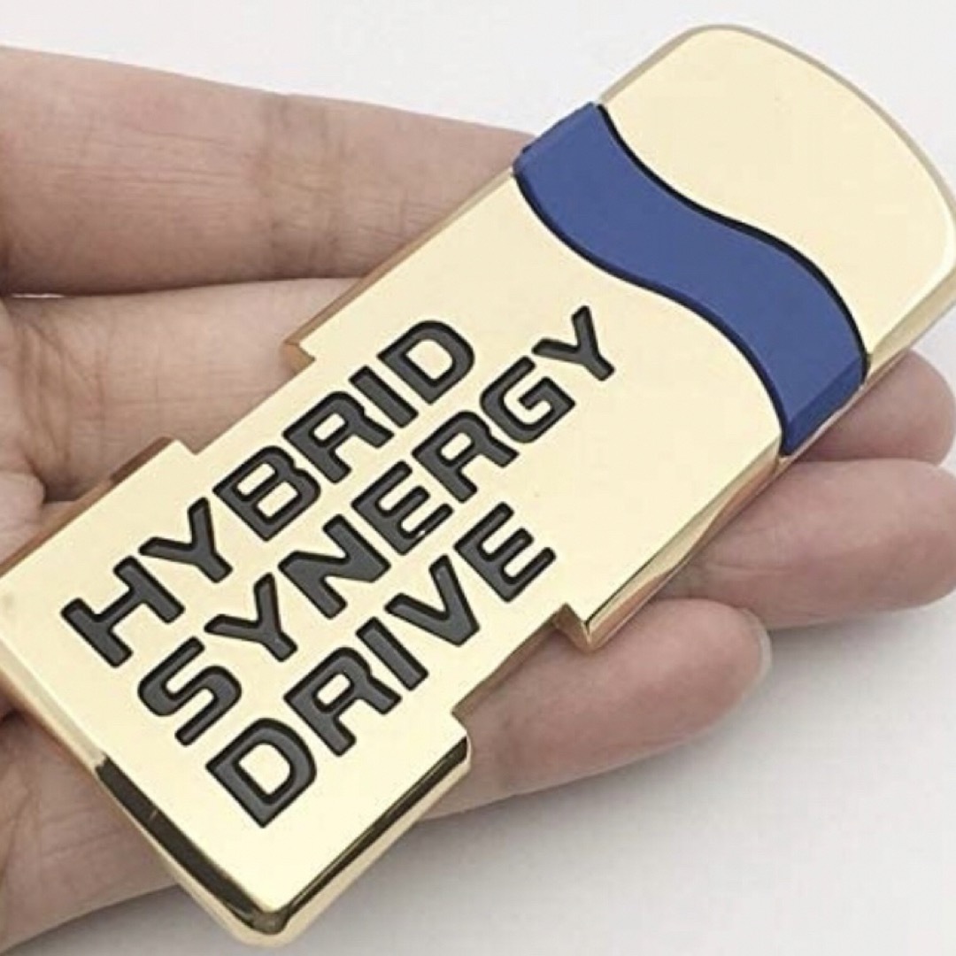 ゴールド　HYBRID 車ステッカープレートエンブレムクロームメタルハイブリッド 自動車/バイクの自動車(車外アクセサリ)の商品写真