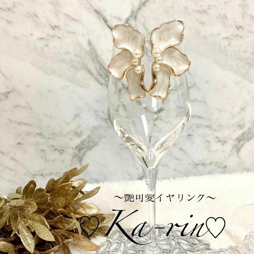 ☆フォロー割引あり☆ ハンドメイド　イヤリング　ピアス　大ぶり　お花　パール ハンドメイドのアクセサリー(イヤリング)の商品写真