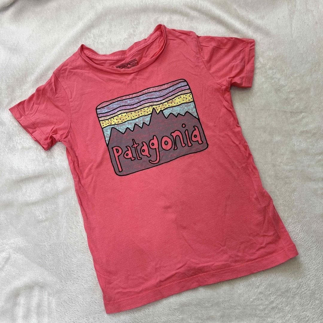 patagonia(パタゴニア)のPatagonia 5T 人気のTシャツ　ピンク キッズ/ベビー/マタニティのキッズ服女の子用(90cm~)(Tシャツ/カットソー)の商品写真